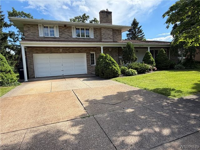 821 College Terrace, Niagara Falls, NY 14305