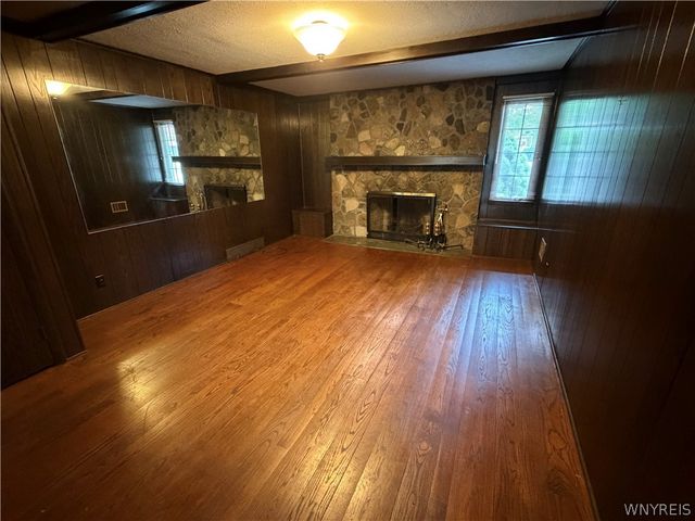821 College Terrace, Niagara Falls, NY 14305