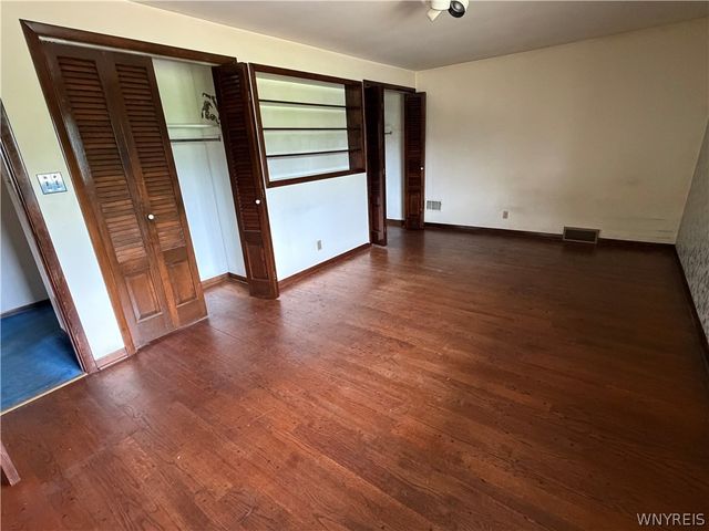 821 College Terrace, Niagara Falls, NY 14305