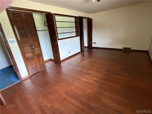 821 College Terrace, Niagara Falls, NY 14305