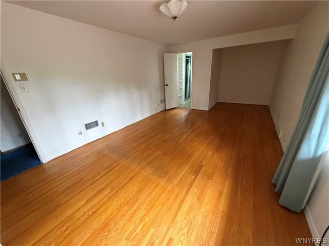 821 College Terrace, Niagara Falls, NY 14305