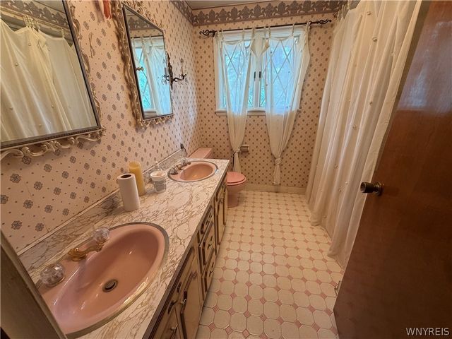 821 College Terrace, Niagara Falls, NY 14305