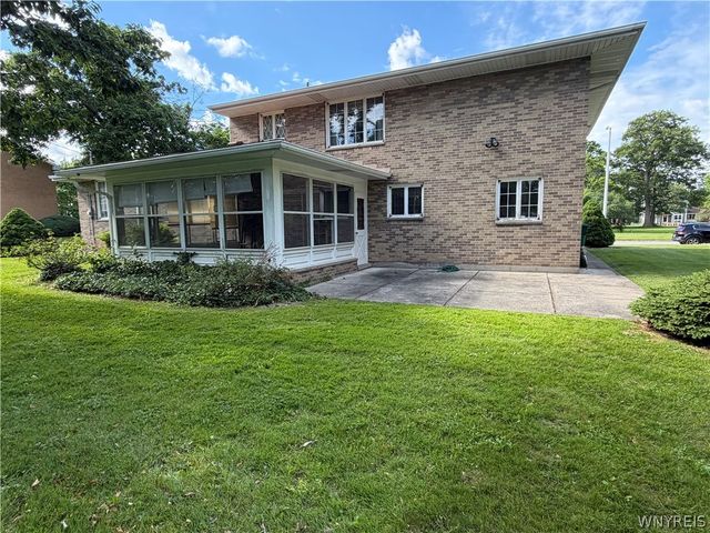821 College Terrace, Niagara Falls, NY 14305