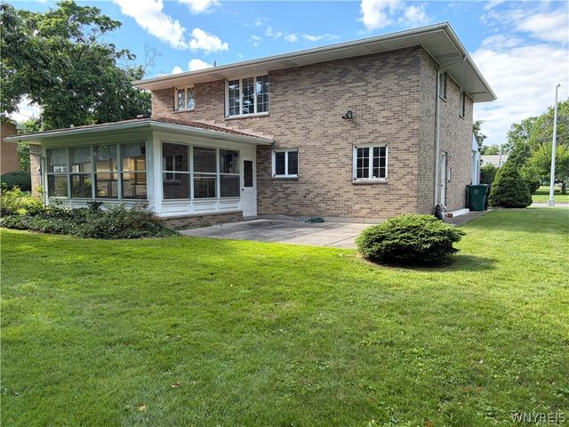 821 College Terrace, Niagara Falls, NY 14305