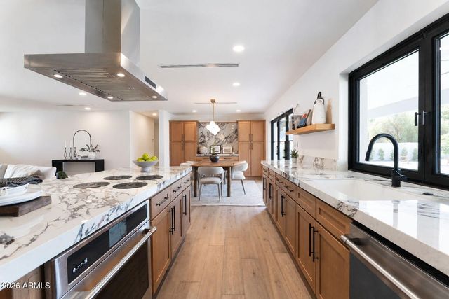 1413 W FRIER Drive, Phoenix, AZ 85021