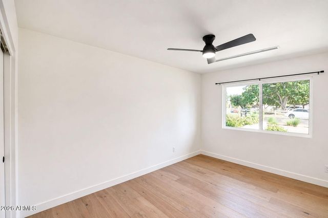 1413 W FRIER Drive, Phoenix, AZ 85021