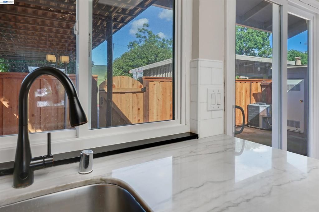 Image 13 of property listing at 4006 Willow Pass Rd A, Concord, CA 94519