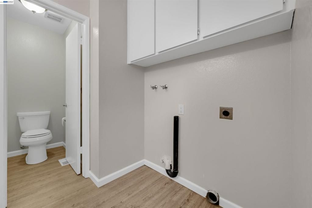 Image 19 of property listing at 4006 Willow Pass Rd A, Concord, CA 94519