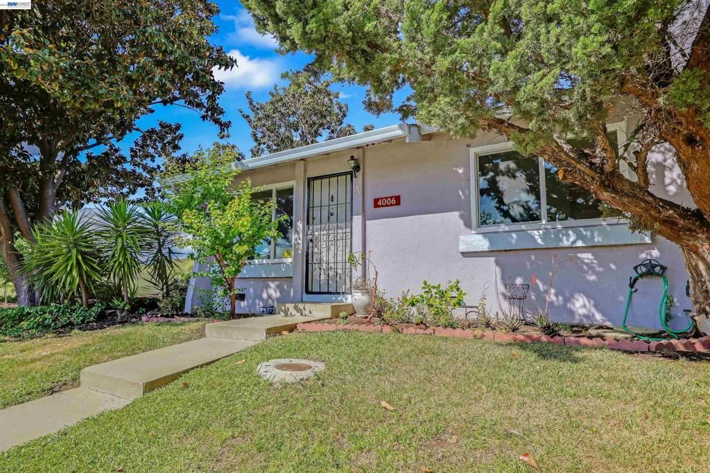 Image 3 of property listing at 4006 Willow Pass Rd A, Concord, CA 94519