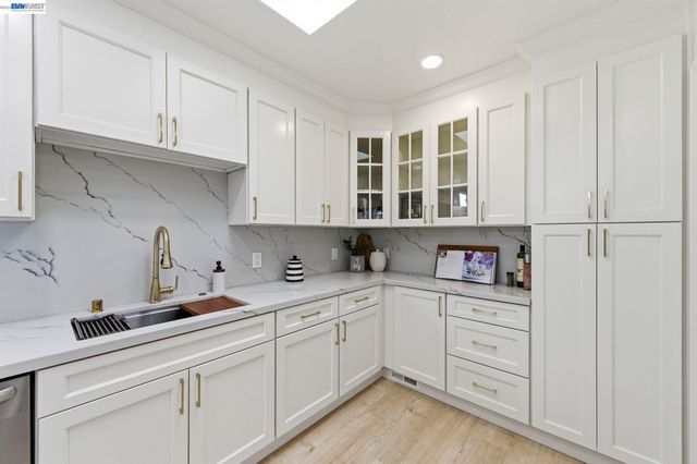 3445 Badding Rd, Castro Valley, CA 94546