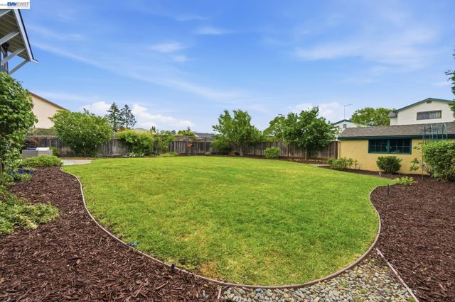 3445 Badding Rd, Castro Valley, CA 94546