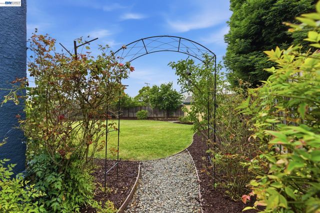 3445 Badding Rd, Castro Valley, CA 94546