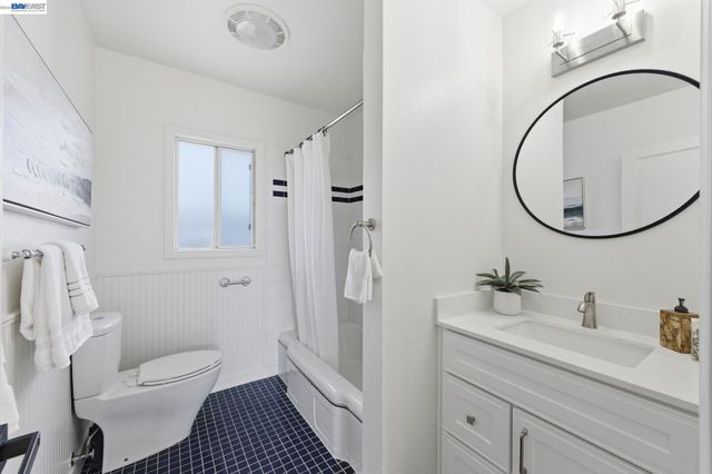 3445 Badding Rd, Castro Valley, CA 94546