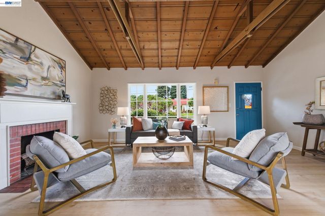 3445 Badding Rd, Castro Valley, CA 94546