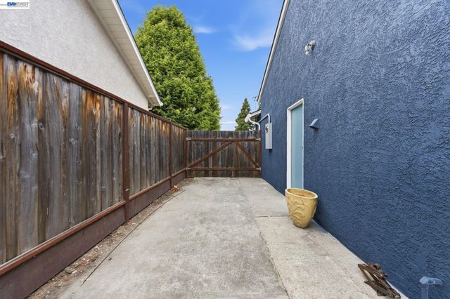 3445 Badding Rd, Castro Valley, CA 94546