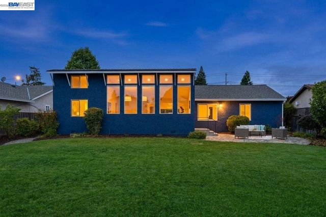 3445 Badding Rd, Castro Valley, CA 94546