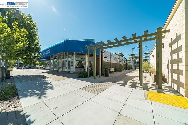 3445 Badding Rd, Castro Valley, CA 94546