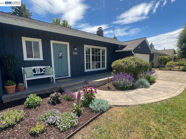 3445 Badding Rd, Castro Valley, CA 94546