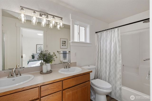 1276 SE Salmonberry Road, Port Orchard, WA 98366