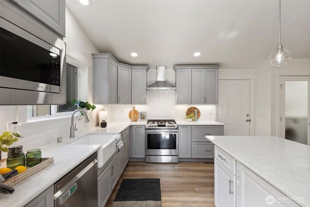 1276 SE Salmonberry Road, Port Orchard, WA 98366