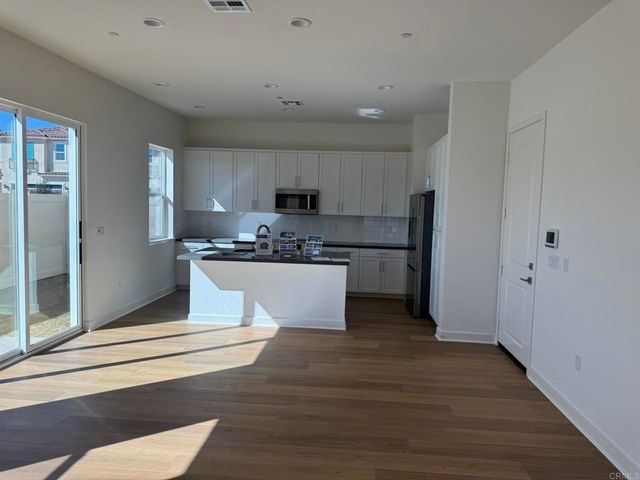 753 Michael Court, Vista, CA 92081