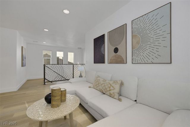 11360 McKinney Falls Street, Las Vegas, NV 89141