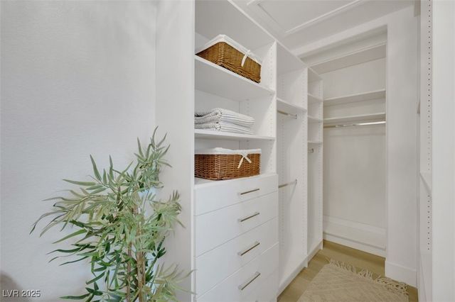 11360 McKinney Falls Street, Las Vegas, NV 89141