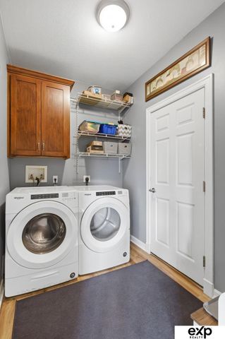 11833 S 210th Circle, Gretna, NE 68028