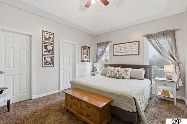 11833 S 210th Circle, Gretna, NE 68028