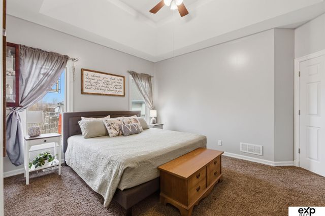 11833 S 210th Circle, Gretna, NE 68028