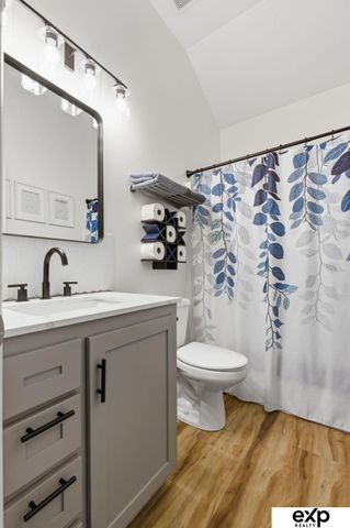 11833 S 210th Circle, Gretna, NE 68028