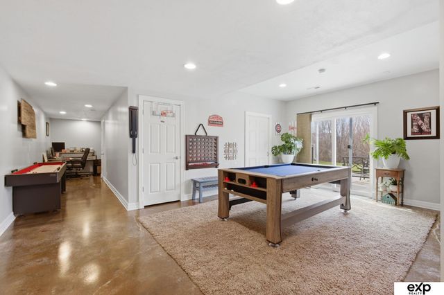 11833 S 210th Circle, Gretna, NE 68028