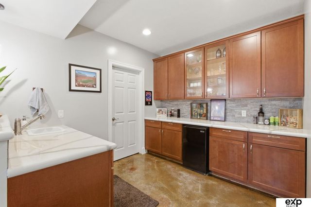 11833 S 210th Circle, Gretna, NE 68028