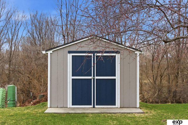 11833 S 210th Circle, Gretna, NE 68028