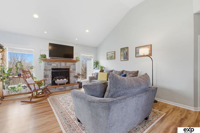 11833 S 210th Circle, Gretna, NE 68028