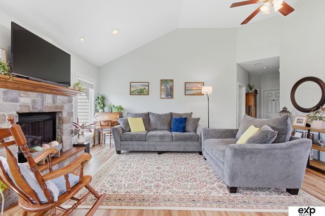 11833 S 210th Circle, Gretna, NE 68028