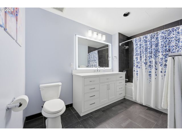 922 Nw 11TH Ave 305, Portland, OR 97209