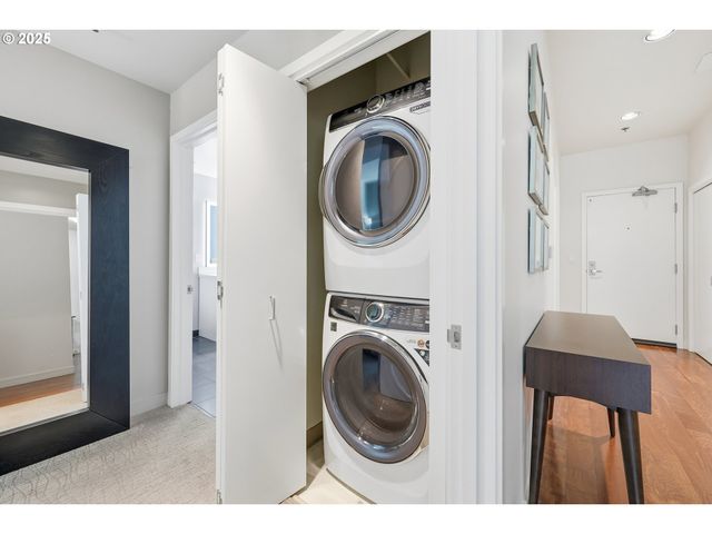 922 Nw 11TH Ave 305, Portland, OR 97209