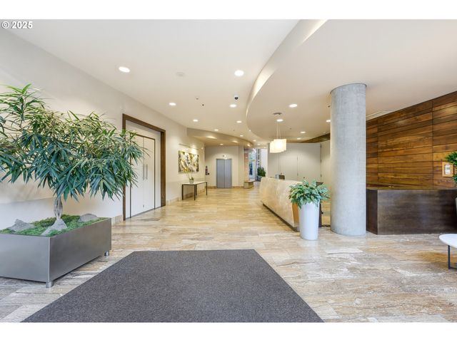 922 Nw 11TH Ave 305, Portland, OR 97209