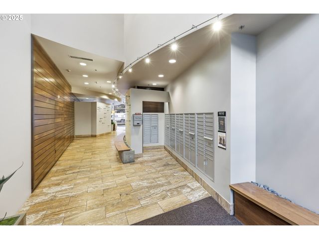 922 Nw 11TH Ave 305, Portland, OR 97209