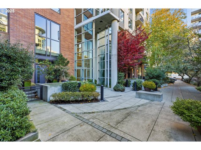 922 Nw 11TH Ave 305, Portland, OR 97209