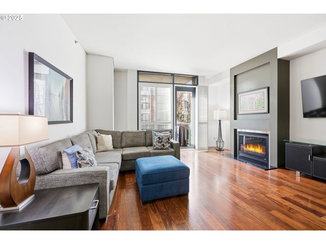 922 Nw 11TH Ave 305, Portland, OR 97209