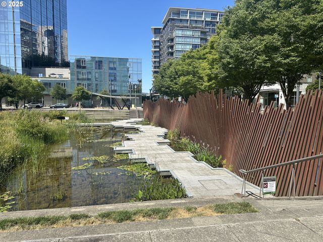 922 Nw 11TH Ave 305, Portland, OR 97209