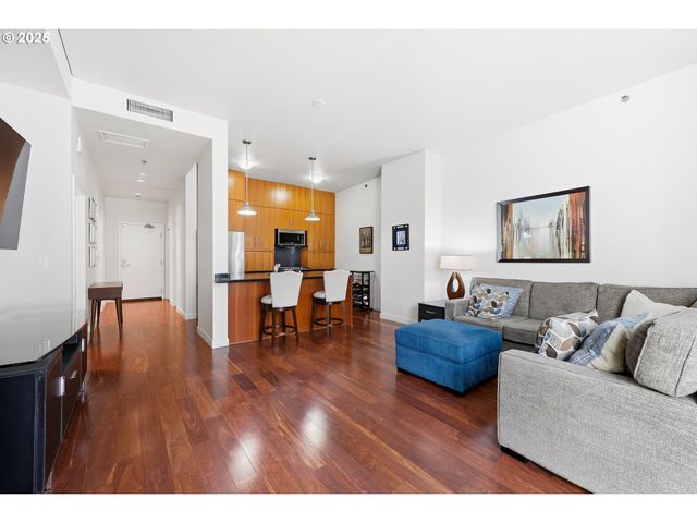 922 Nw 11TH Ave 305, Portland, OR 97209