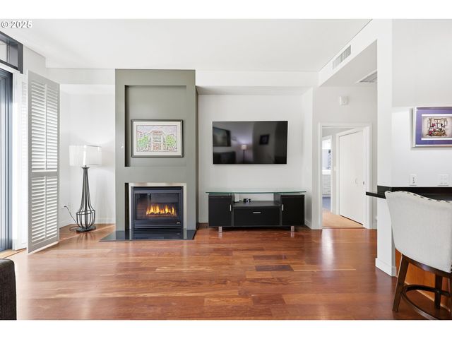 922 Nw 11TH Ave 305, Portland, OR 97209