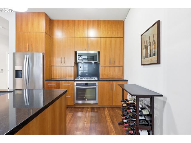 922 Nw 11TH Ave 305, Portland, OR 97209