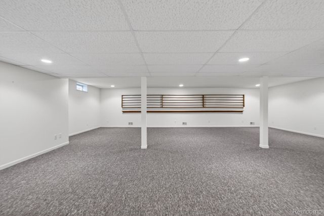 100 Aberdeen Drive 36, Flushing, MI 48433