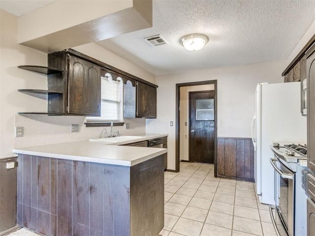 8817 S Charlotte Drive, Oklahoma City, OK 73159