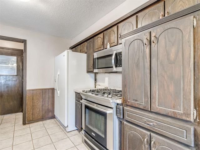 8817 S Charlotte Drive, Oklahoma City, OK 73159