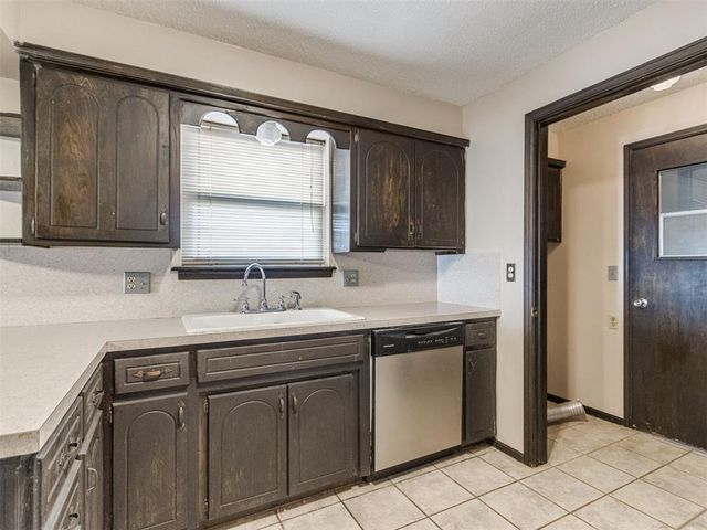 8817 S Charlotte Drive, Oklahoma City, OK 73159